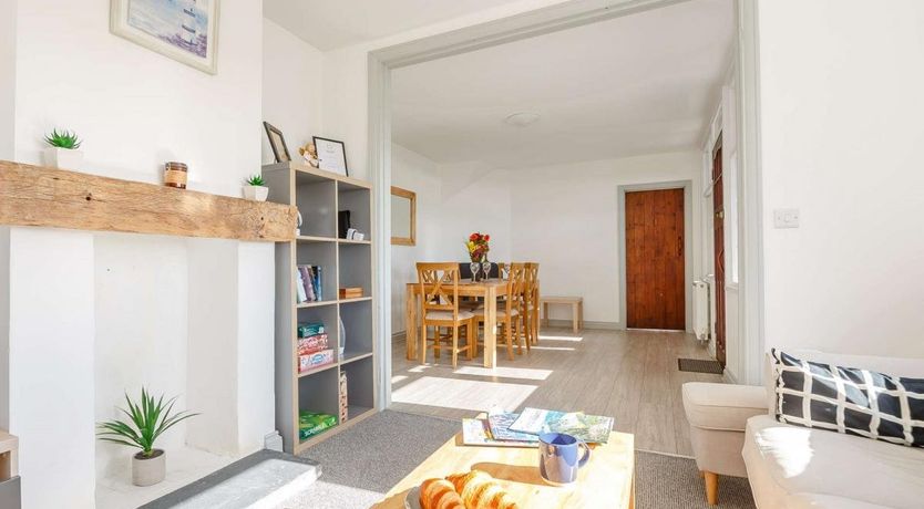 Photo of 2 Bed in Morfa Bychan