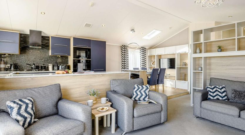 Photo of 2 Bed in New Milton