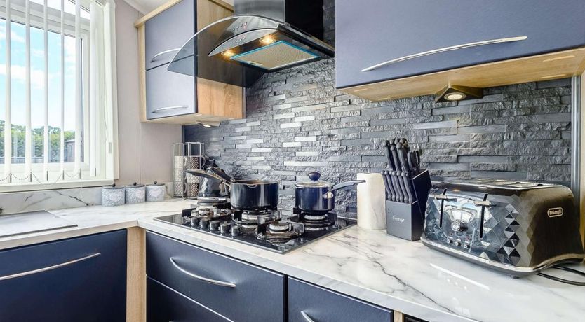 Photo of 2 Bed in New Milton