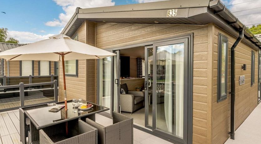 Photo of 2 Bed in New Milton