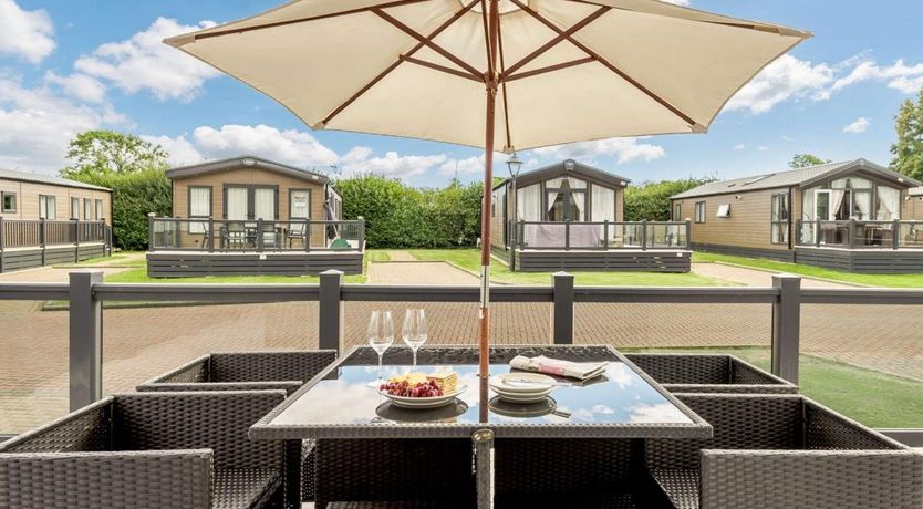 Photo of 2 Bed in New Milton