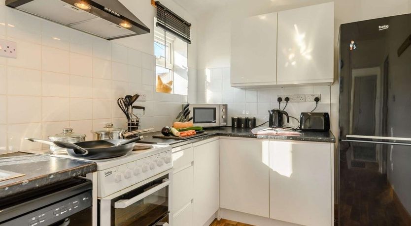 Photo of 2 Bed in Thornicombe