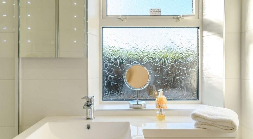 Photo of 2 Bed in Thornicombe