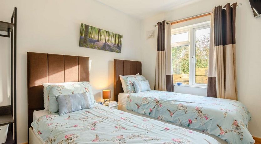 Photo of 2 Bed in Thornicombe