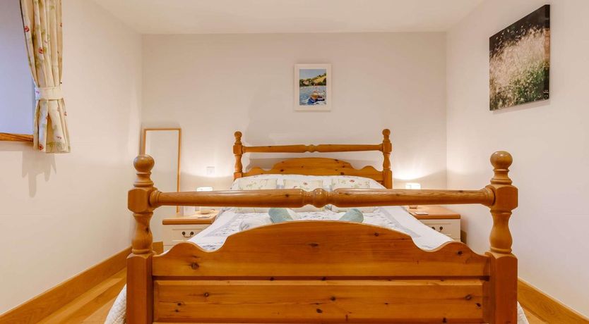 Photo of 4 Bed in Kingsbridge