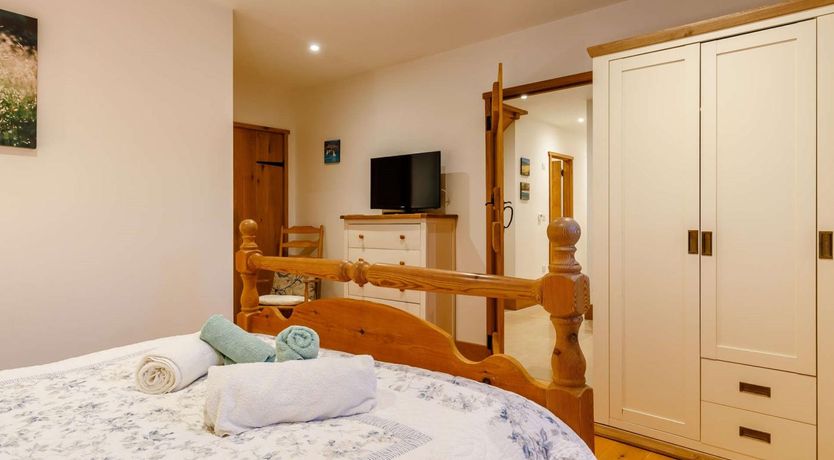 Photo of 4 Bed in Kingsbridge