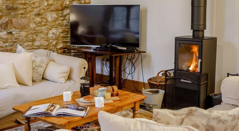 Photo of 4 Bed in Hope Cove