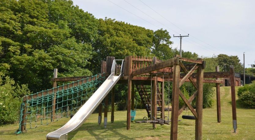 Photo of 4 Bed in Kingsbridge