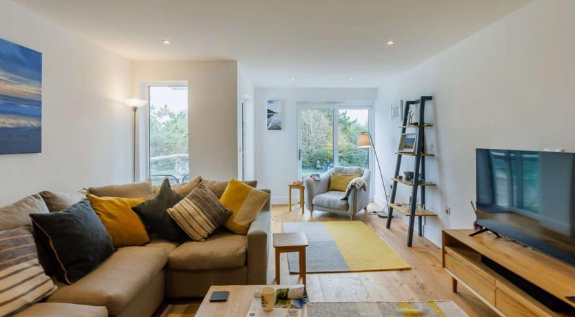 Photo of 2 Bed in Bude