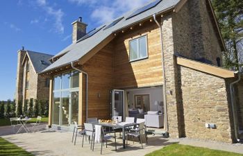 3 The Drive, Hillfield Village Holiday Cottage