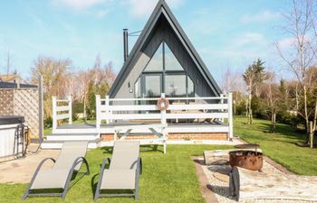 Buttercup Lodge Holiday Cottage