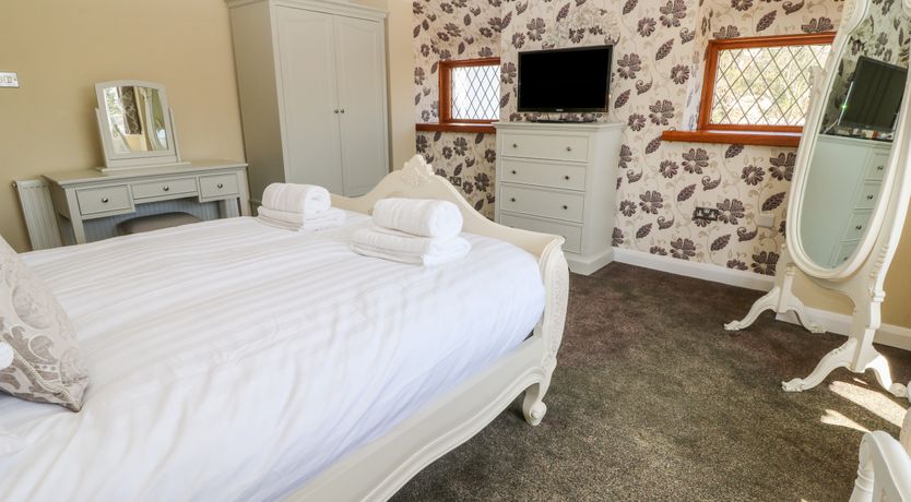 Photo of Harbour Lights