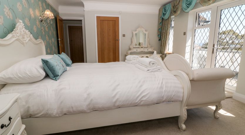 Photo of Harbour Lights