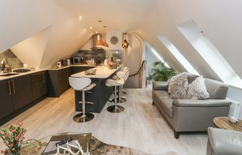 Treetops Holiday Cottage