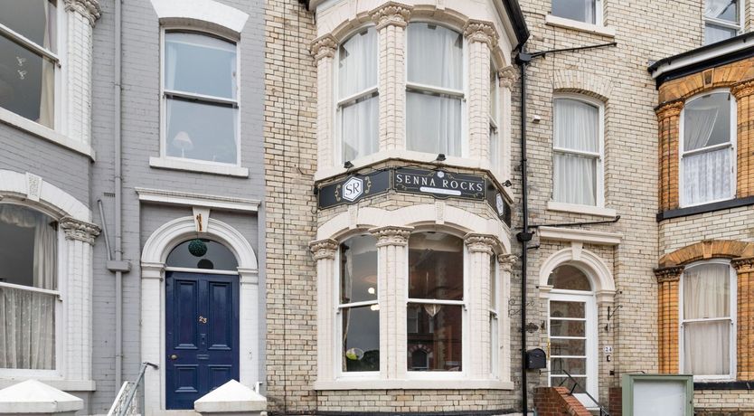 Photo of Senna Rocks