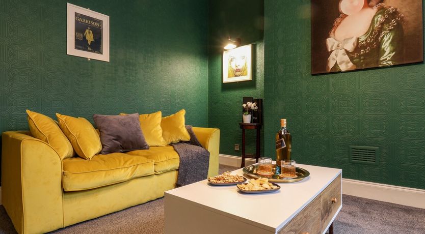 Photo of Senna Rocks