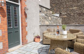 2 Llewelyn Street Holiday Cottage