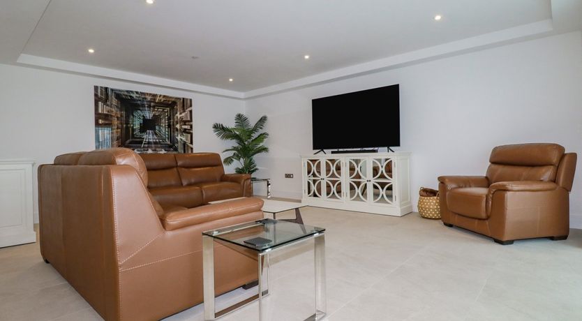 Photo of 13 Cliff Edge