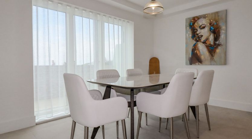 Photo of 13 Cliff Edge