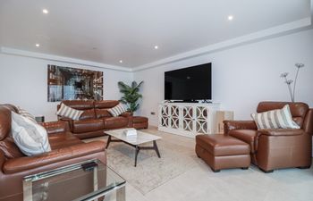 13 Cliff Edge Holiday Cottage