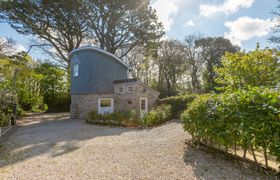 Photo of the-old-well-house