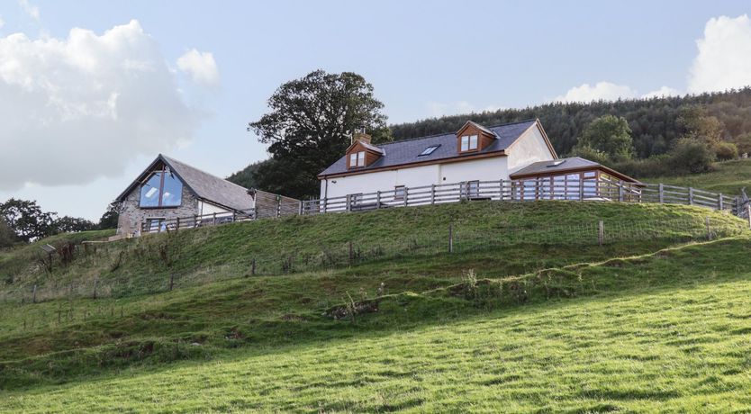 Photo of Tyn Llwyn Barn