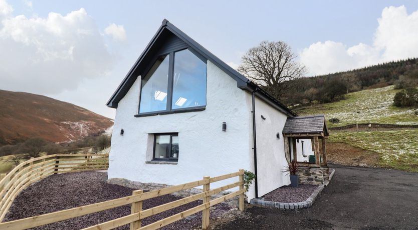 Photo of Tyn Llwyn Barn