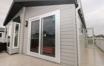 Lodge at Chichester Lakeside (3 Bed) Holiday Cottage