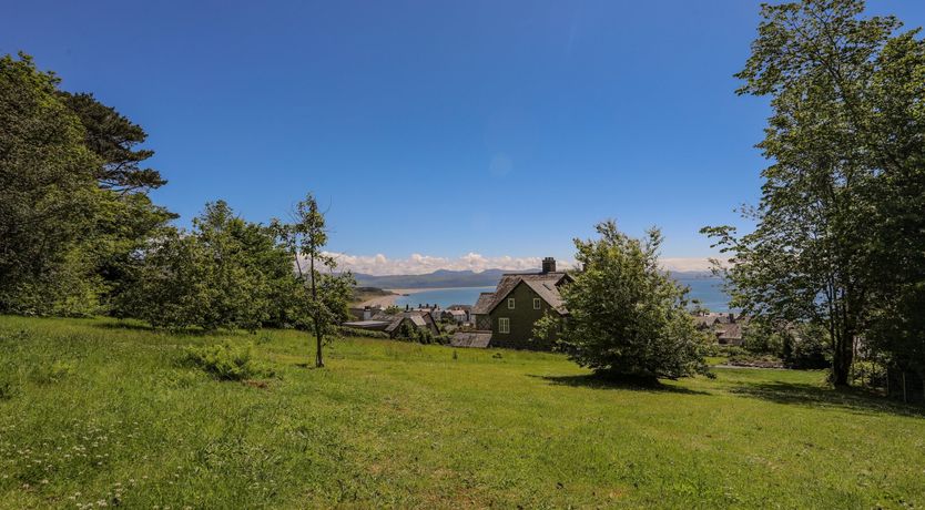 Photo of Bryn Henllan