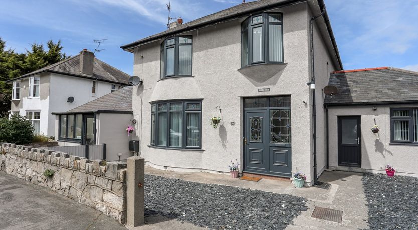 Photo of Beeches Bach