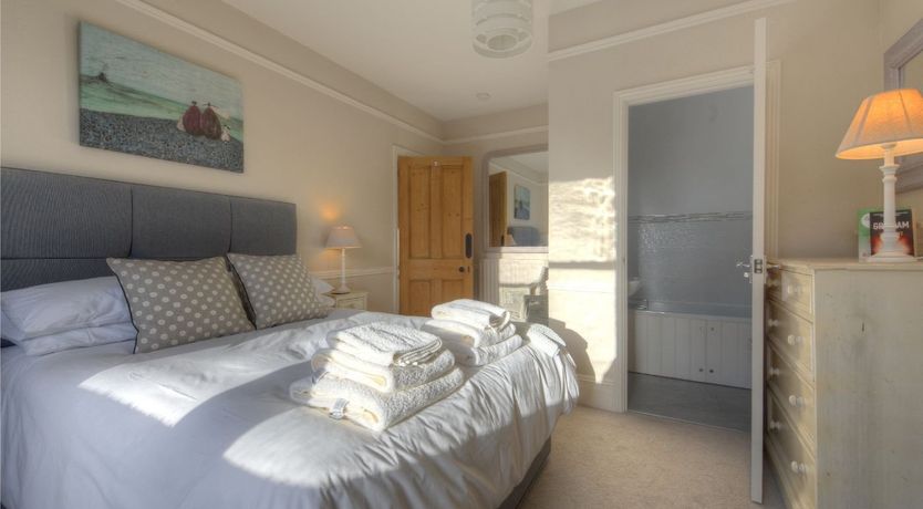 Photo of 2 Hadleigh Villas