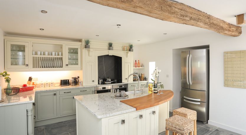 Photo of Bwthyn Gwenyn Yr Haf (Summer Bee Barns)