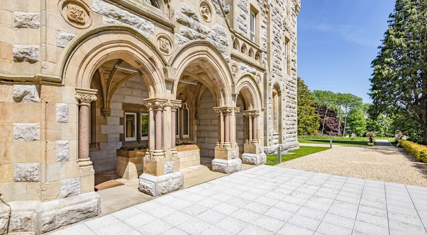 Photo of The Wilfred Suite Stone Cross Mansion