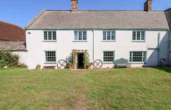 Aluric's Hall Holiday Cottage