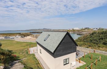 The Avilion Boathouse Holiday Cottage