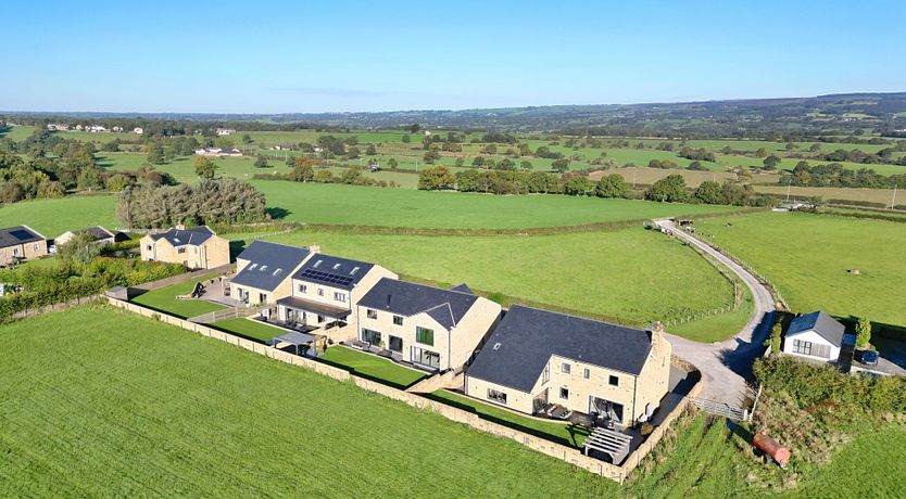 Photo of Archstone House