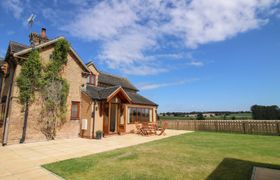 Photo of ellenhall-farm-cottage