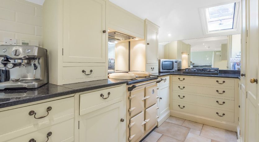 Photo of Skelder, Parham