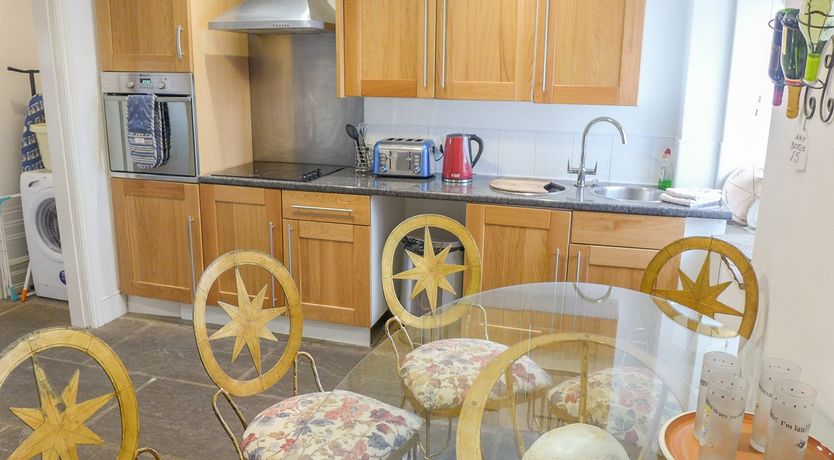 Photo of 2 Primitive Mews