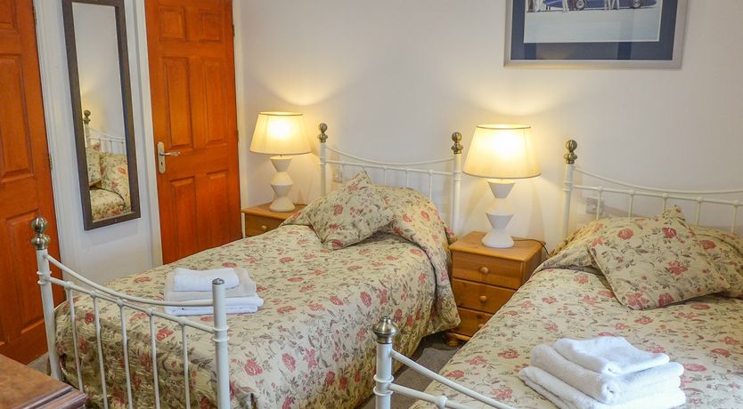 Photo of 2 Primitive Mews