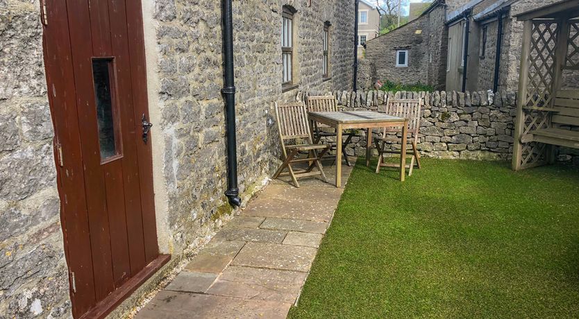 Photo of 2 Primitive Mews