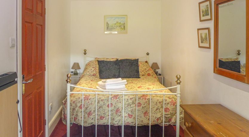 Photo of 3 Primitive Mews