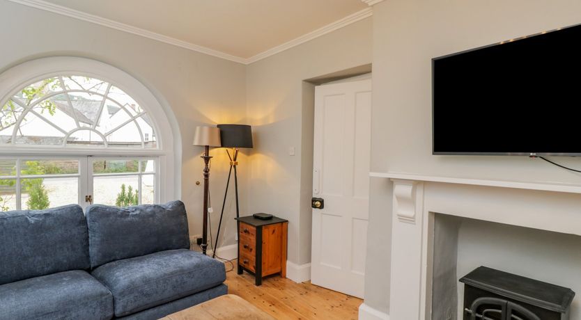 Photo of White Roses