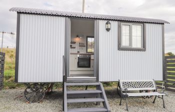 Shepherds Hut Holiday Cottage