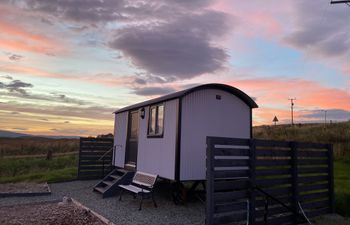 Shepherds Hut Holiday Cottage