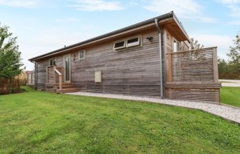 12 Meadow Retreat Holiday Cottage