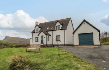 Hilltop House Holiday Cottage