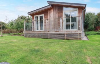 2 Meadow Retreat Holiday Cottage
