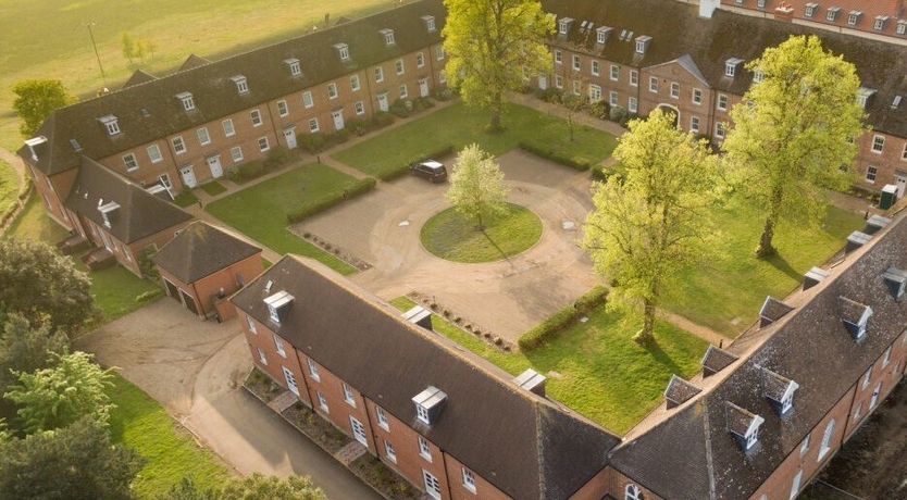 Photo of Saffron, Blythview