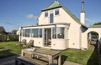 Harbour Lights Holiday Cottage